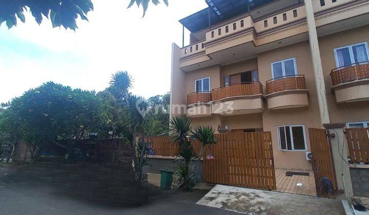 DISEWAKAN RUMAH SUNTER 150m2 LOKASI BAGUS, 3 LANTAI, KODE AY