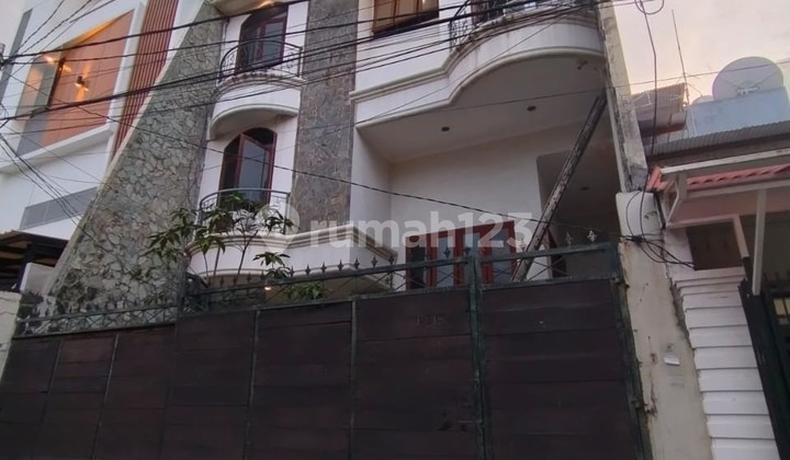 DIJUAL RUMAH SUNTER 144m2 LOKASI BAGUS, NYAMAN, 3 LANTAI, STRATEGIS DIJUAL RUMAH SUNTER 144m2 LOKASI BAGUS, NYAMAN, 3 LANTAI, STRATEGIS