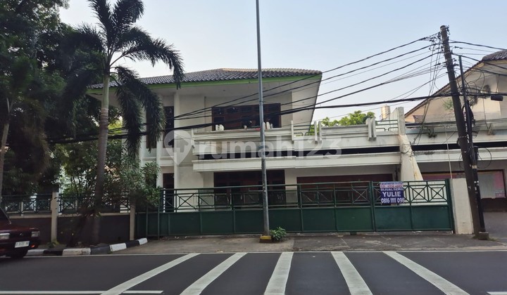 Rumah Kelapa Gading Sangat Nyaman, 2 Lantai, Strategis Jalan Raya