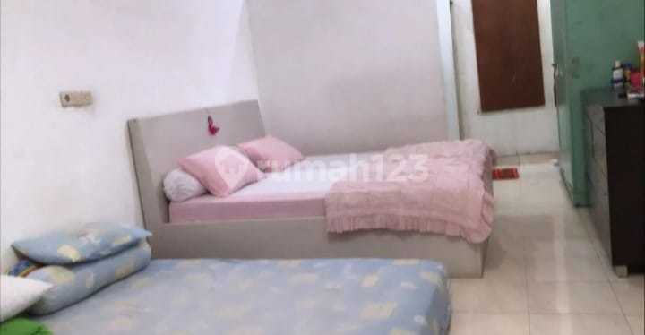 DIJUAL RUMAH PADEMANGAN LUAS 49m2 HADAP UTARA, 3.5 LANTAI, STRATEGIS, KODE HR 2