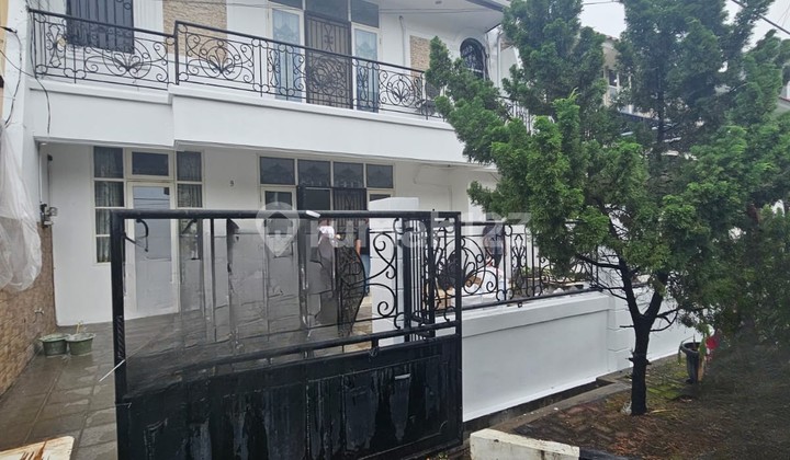 dijual rumah kelapa gading 153m2 lokasi bagus, 2 lantai, nyaman, posisi hoek, kode ig, sw