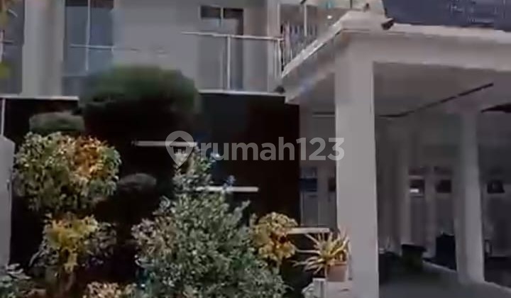 Rumah di kemayoran dalam komplek bagus, sewa 300 juta per tahun Rumah di kemayoran dalam komplek bagus, sewa 300 juta per tahun