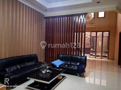 Dijual Rumah Cempaka Putih Strategis,2 Lantai,bagus Dan Siap Huni 2