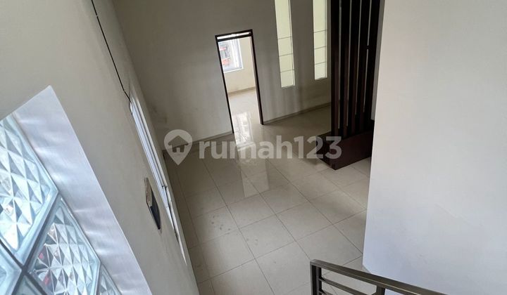 For Sale: Mid-Town Shop House Ready to Occupy, Flood-Free