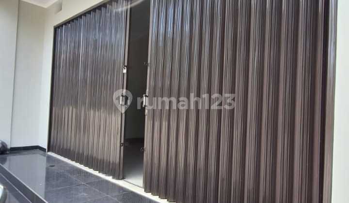 New Sturdy 3-Storey Shop House in Kiaracondong 2