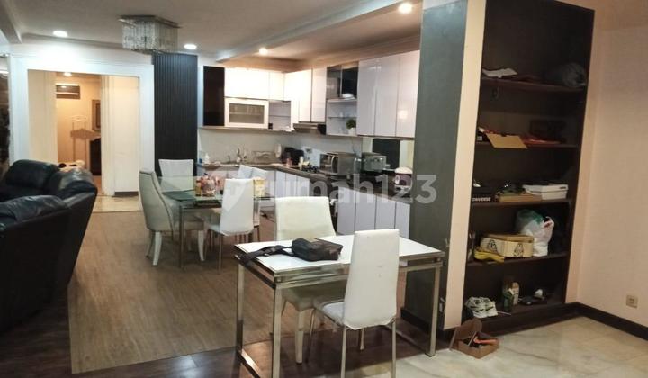 Nice House in Elite Setra Duta Complex, Setra Duta 2