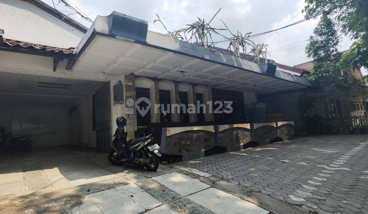 Rumah Besar Adem Belakang Gedung Sate Bandung 1