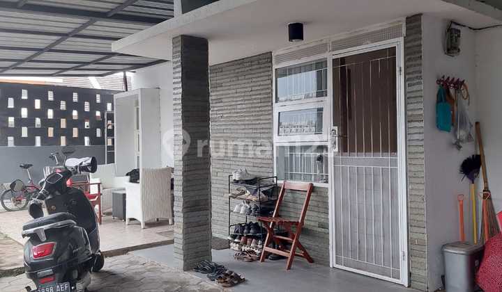 For Sale Rumah Hook 3 Lantai Wilayah Asri di Ciwastra