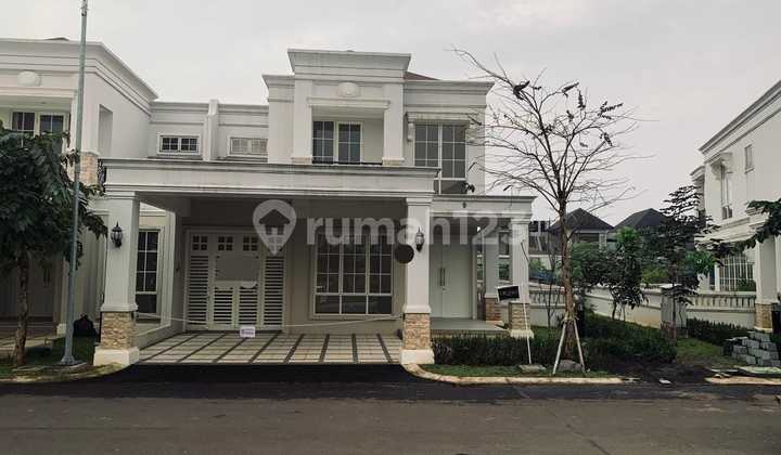 Rumah Klasik 2 Lantai View Danau Podomoro Park Bandung