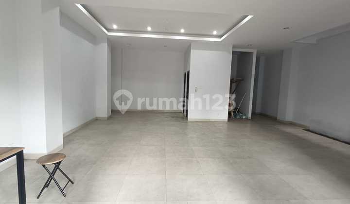 New 4-Story Shop House Ready to Use and Generate Profit on the Wing of Jl. Riau Bandung 2