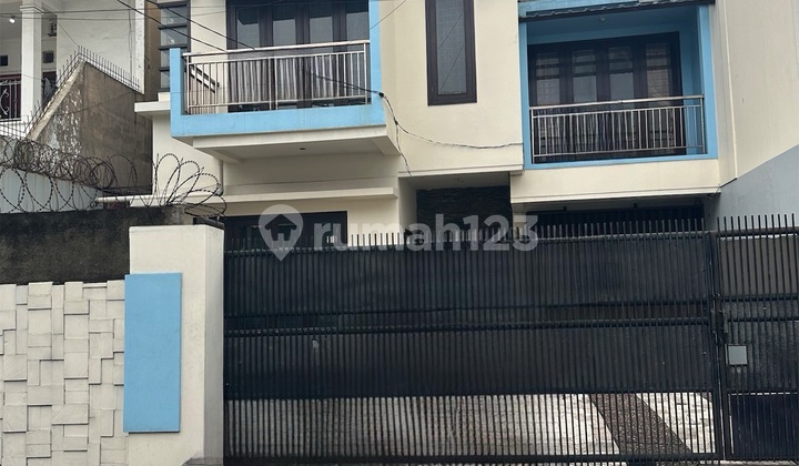 Rumah Kebon Jeruk Jakbar