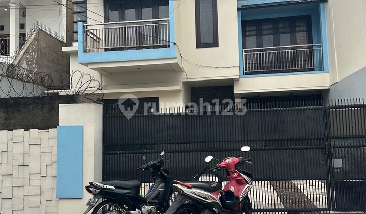 Rumah Kebon Jeruk Jakbar 2