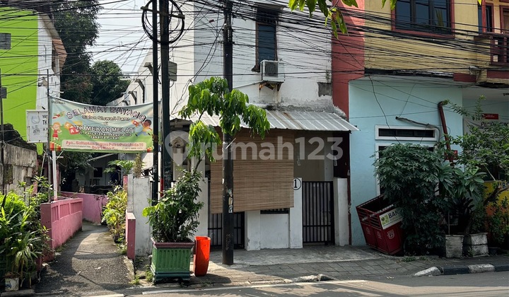 Kost Strategis , Jual Cepat. 16 Kamar Aktif, 1 Kt Pbantu, Income 12,5 Jt/bulan, Dekat Semua Fasilitas Shm - Sertifikat Hak Milik 2