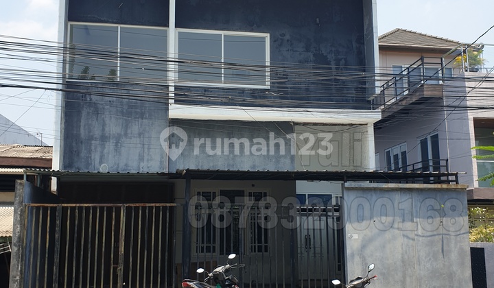 Dijual Rumah Tingkat 2 Lantai Siap Pakai Pinggir Jalan Raya Daerah Gajah Mungkur, Semarang 1