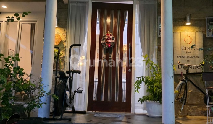 Dijual Rumah Full Furnished Tingkat 2 Lantai Siap Pakai di Perumahan Daerah Tembalang, Semarang 1