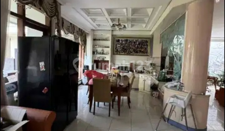 For Sale 1.5-Story House by the Main Road in Candisari Area, Semarang 2