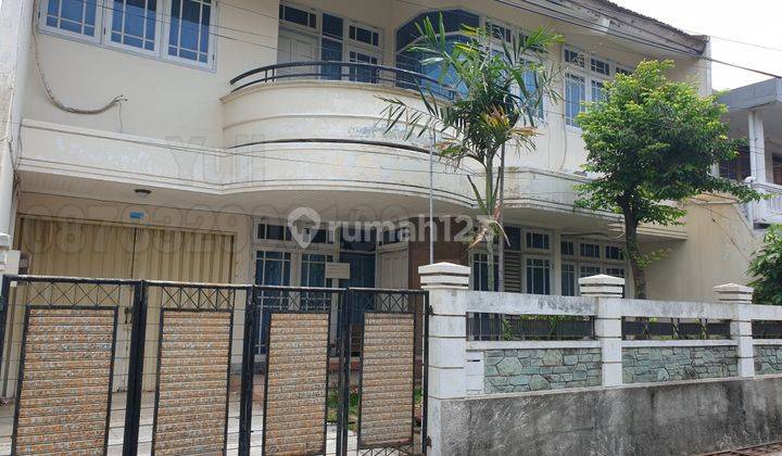 DIJUAL Rumah Bagus Tingkat 2 Lantai siap pakai di Semarang Tengah 1