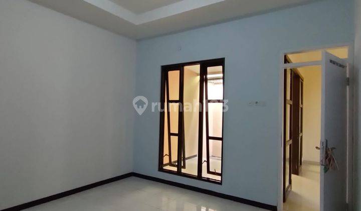 Dijual Rumah Bagus Tingkat 2 Lantai Siap Pakai di Perumahan Greenwood , Semarang 2