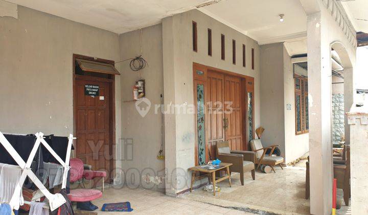 Dijual Rumah Tingkat 1,5 Lantai Siap Pakai di Jl. Erlangga, Semarang 2