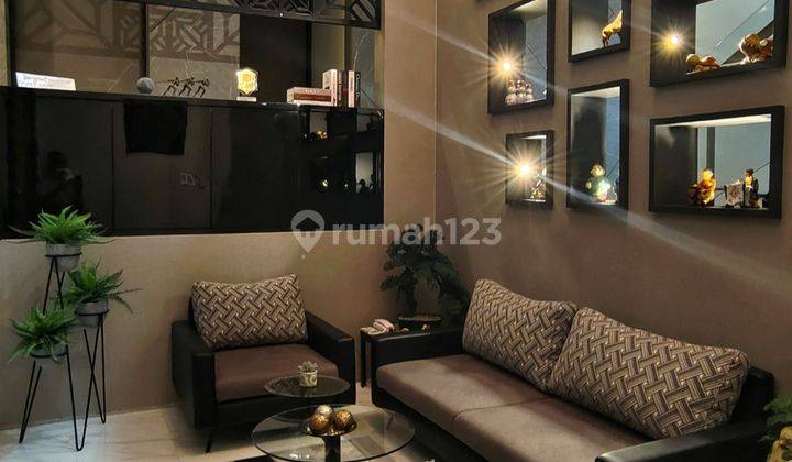 Dijual Rumah Mewah Bagus Furnished Tingkat 3 Lantai Siap Pakai di Perumahan Graha Candi Golf Semarang 1