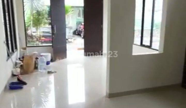 Dijual Rumah Tingkat 2 Lantai Siap Pakai dli Perumahan Greenwood, Semarang 2