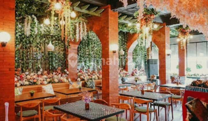 For Sale: Active, Good Restaurant + Residence, Level 2 Hook Position, Mid-City Floor, Ready to Use in Singosari Pleburan Area, Semarang. 2