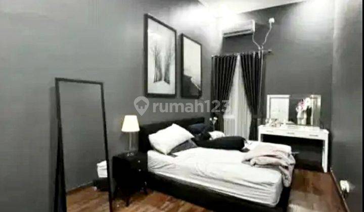 Dijual Cepat Rumah Bagus Tingkat 2 Lantai Full Furnished  2