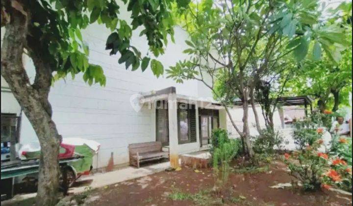 Dijual Rumah Strategis Bangunan Lama di Jl. Erlangga, Semarang 2