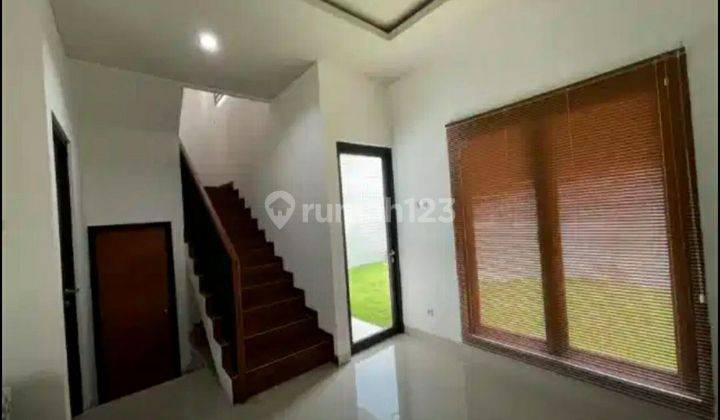 Dijual Rumah Bagus Tingkat 2 Lantai Semi Furnished Siap Pakai di Perumahan Bsb City Semarang 2