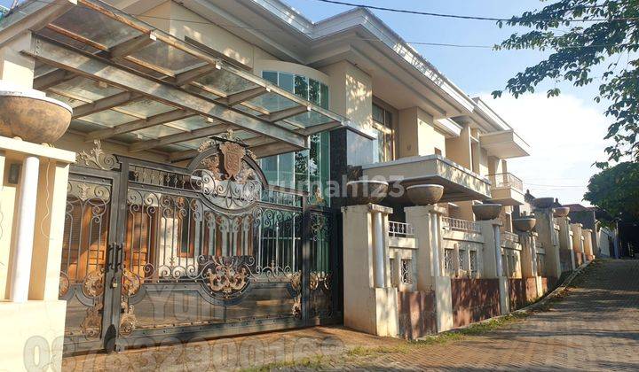 Dijual Cepat BU Rumah Mewah Tingkat 2 Lt Siap Pakai Di Daerah Manyaran, Semarang 1