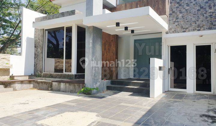 Dijual Rumah Mewah Boulevard Bagus Siap Pakai di Perumahan Graha Padma, Semarang 1