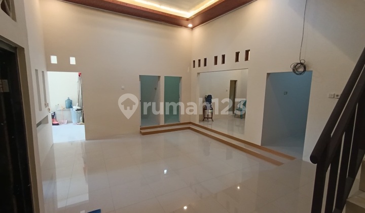 Dijual Rumah Tingkat 2 Lantai Siap Pakai Daerah Gayamsari Pedurungan, Semarang 2