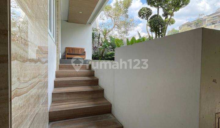 Dijual Rumah Mewah Bagus Semi Furnished Tingkat 2,5 Lantai Siap Pakai Daerah Gajah Mungkur, Semarang 2