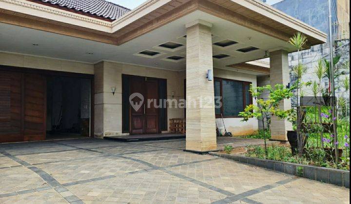 Dijual Rumah Mewah Tingkat 2,5 Lantai Siap Pakai Tengah Kota, Semarang 1