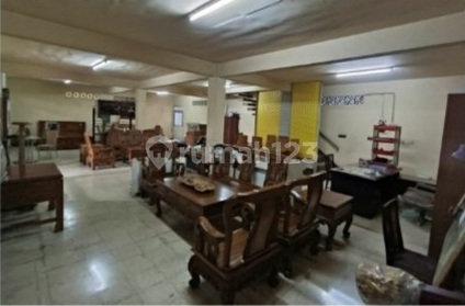 For Sale: House Suitable for Any Business in Banyumanik, Semarang 2