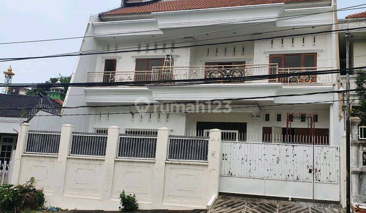 Dijual Rumah Mewah Bagus Tingkat 2,5 Lantai Siap Pakai Daerah Manyaran, Semarang 1