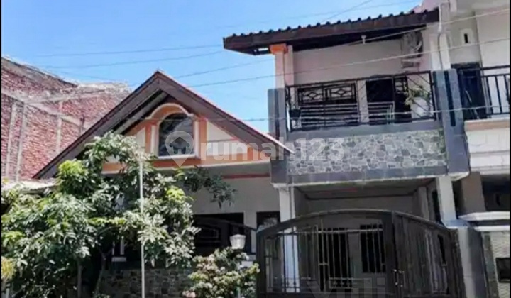 For Sale 1.5-Story House Ready to Use in Tlogosari Housing Area, Semarang 1