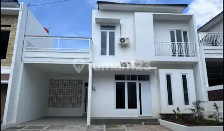For Quick Sale: Nice 2-Story House Ready to Use in Ngaliyan Housing Area, Semarang 1
