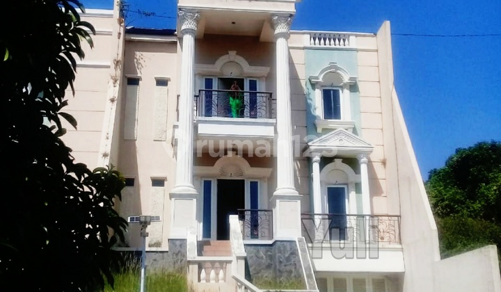 Dijual Rumah Tingkat 2,5 Lantai di Perumahan Daerah Ngaliyan, Semarang 1