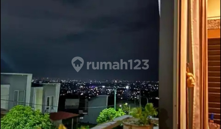 Dijual Rumah Bagus Tingkat 2 Lantai Siap Pakai Di Perumahan Siranda View Tembalang, Semarang 1