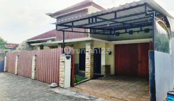 Dijual Rumah Bagus Semi Furnished Siap Pakai Dekat Perumahan Graha Estetika, Tembalang, Semarang 1