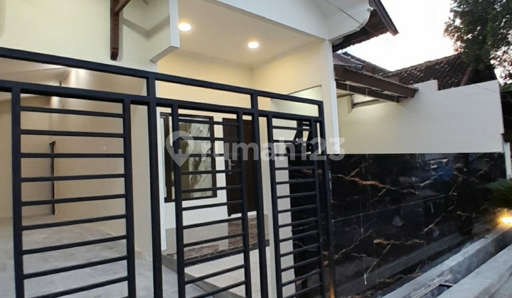 Dijual Rumah Bagus Sudah Full Renovasi Siap Pakai Daerah Bulu Lor, Kokrosono, Semarang 1