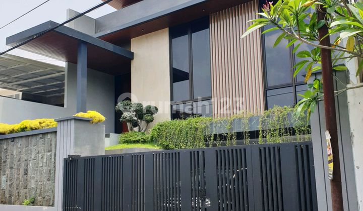 For Sale: Nice Luxury 2-Story Semi-Furnished House in Gajah Mungkur Area, Semarang 1