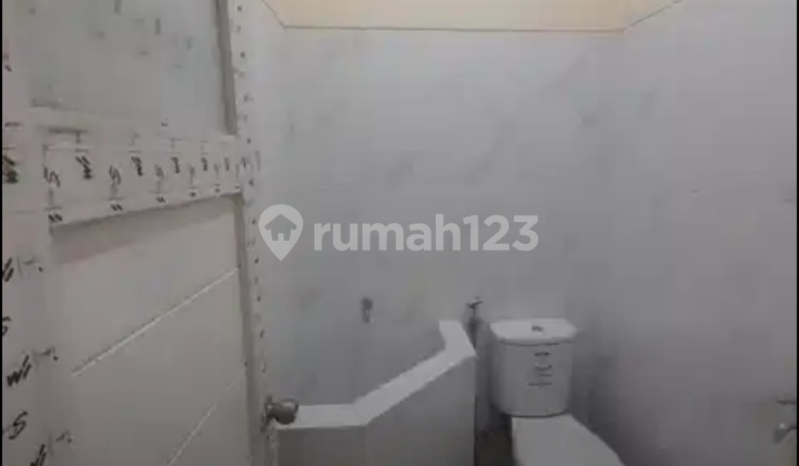 For Sale Fast New 2-Story Building House in Papandayan Gajah Mungkur Area, Semarang 2