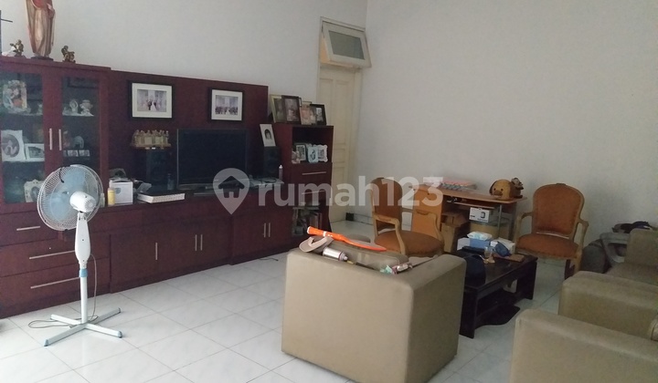 For Sale: Ready-to-Use House in Downtown Semarang 2