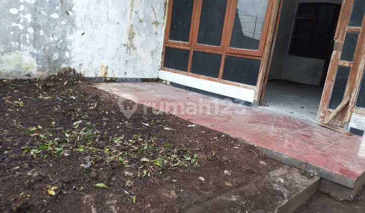 Dijual Rumah Lama Tingkat 1,5 Lantai di Bukit Sari, Semarang 2