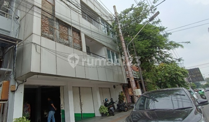 Dijual Cepat Ruko Tingkat 3 Lantai Tengah Kota Semarang 1