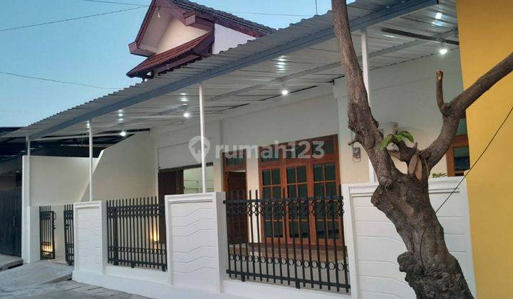 Dijual Rumah Bagus Full Renovasi Tingkat 1,5 Lantai Siap Pakai Daerah Lamper Lor ,gayamsari, Semarang 1