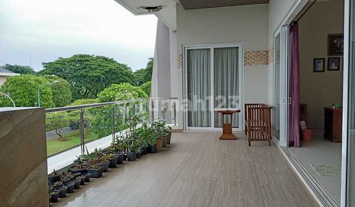 Dijual Rumah Mewah Tingkat 2 Lantai Siap Pakai Di Perumahan Graha Padma, Semarang 1