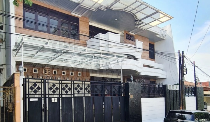 Dijual Rumah Bagus Mewah Tingkat 2 Lantai Furnished Di Bukit Sari, Semarang 1